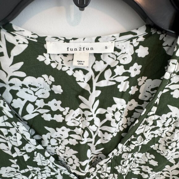 Fun2Fun Women 3/4 Sleeve V-Neck Lightweight Top Blouse Size S - Picture 3 of 7